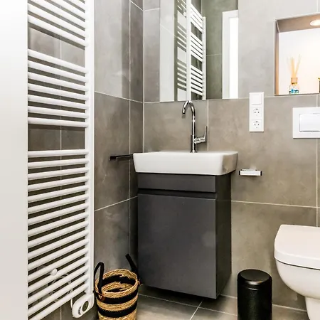 Modern Workers Near Kleve - 1 Bedroom - 3 Single Beds *